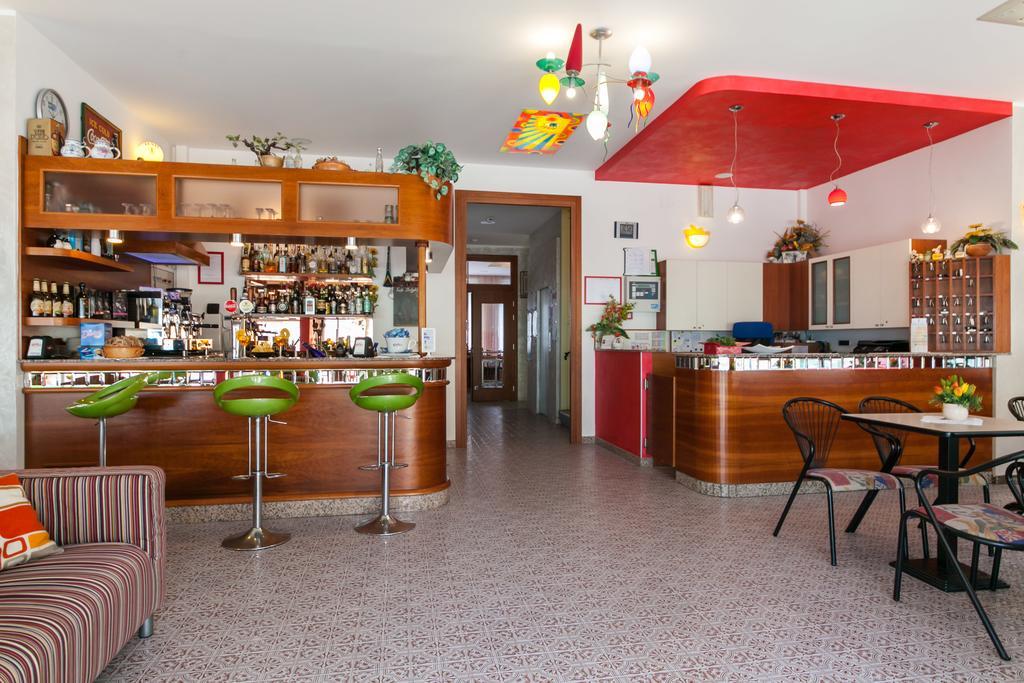 Hotel Sandra Gatteo a Mare Exteriör bild
